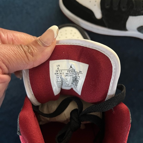 Jordan Women’s Black and Red Sneakers - Picture 4 of 6